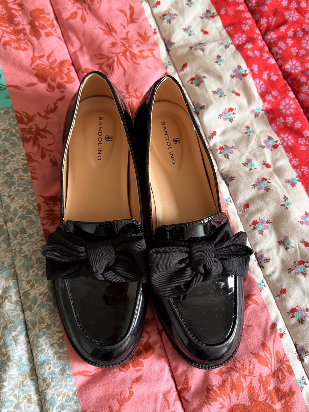 Bandolino Black Patent Loafers with Knotted Bow Accent